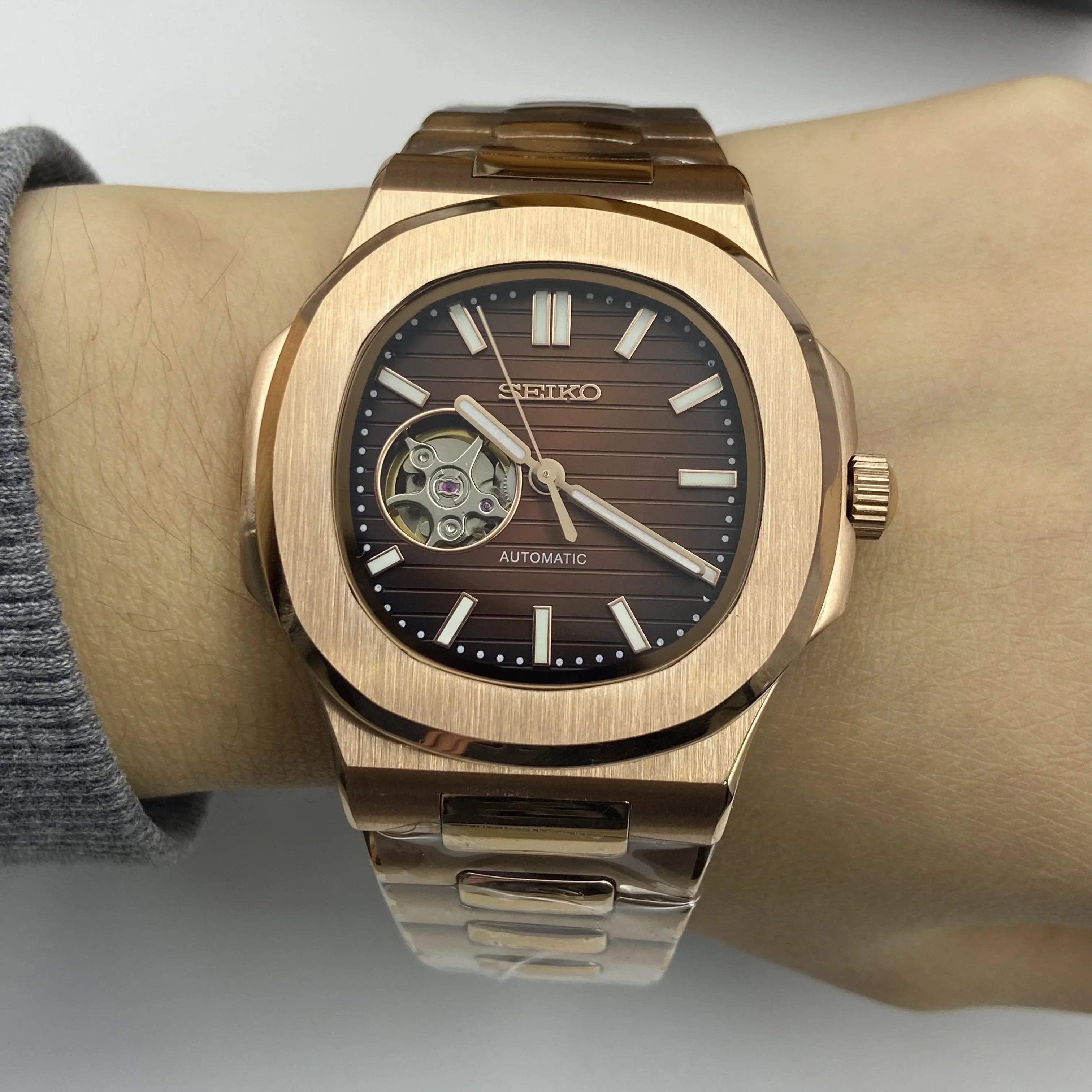 seiko-nautilus-chocolate-open-heart-hand