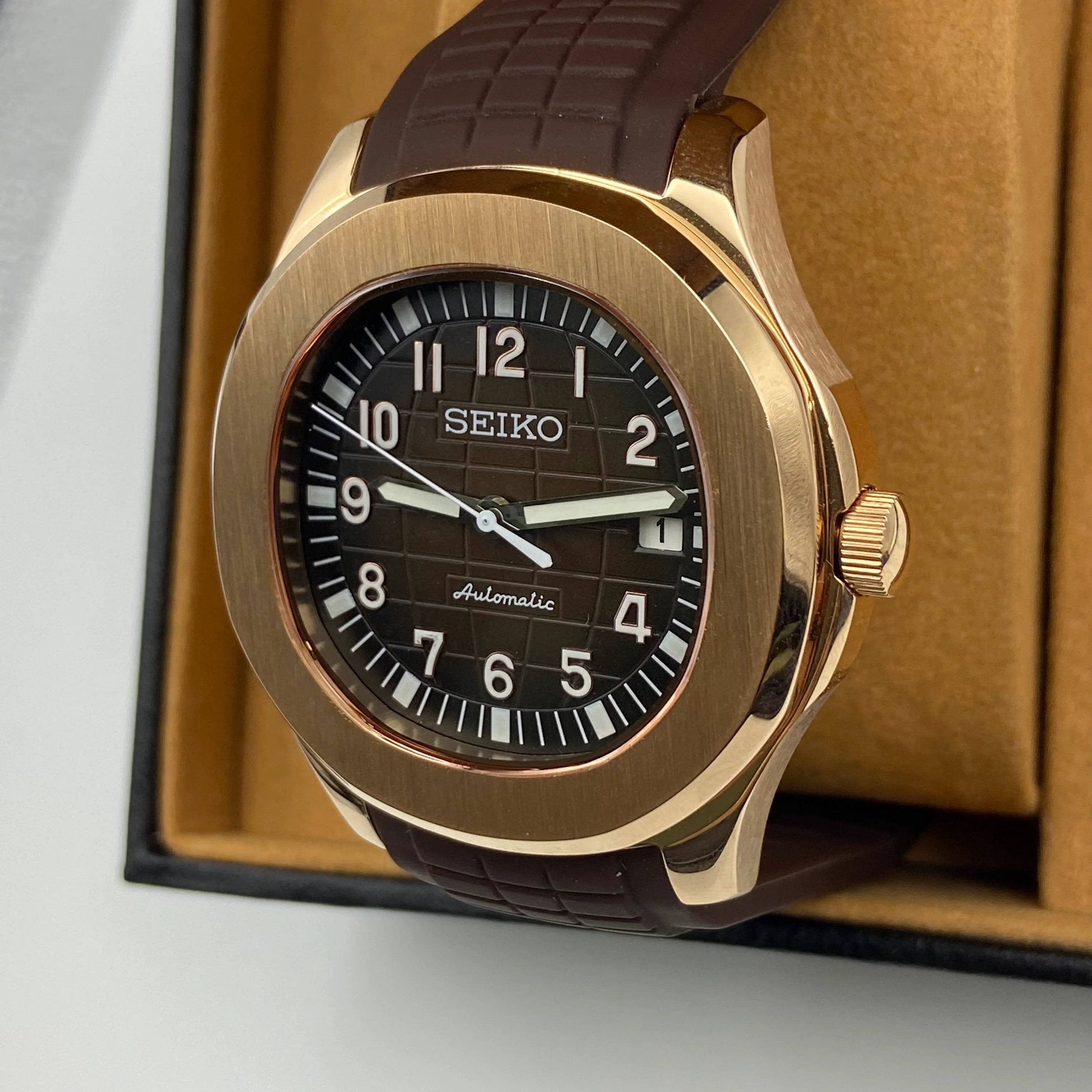 seiko-mod-aquanaut-brown-right