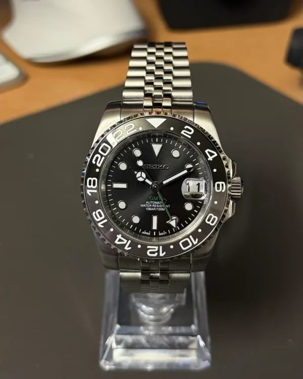 seiko-mod-gmt-bruce-wayne-front